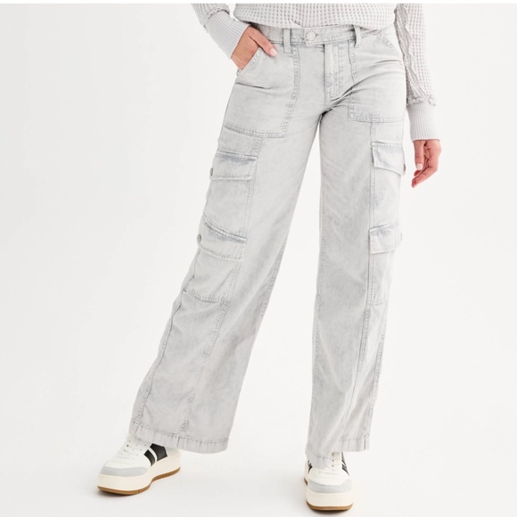 SO Denim - Juniors' SO® Low-Rise Wide Leg 6 Pocket Cargo Pants (Cloud Storage color)
